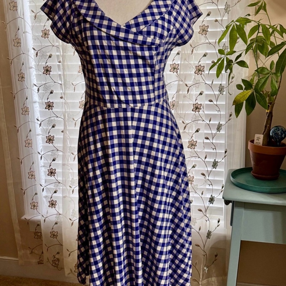 Elegant Blue Checkered Midi Dress